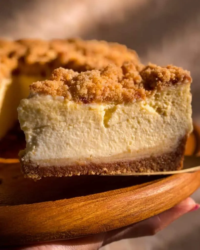 Apple Cheesecake Buns with Crumble Topping Recipe