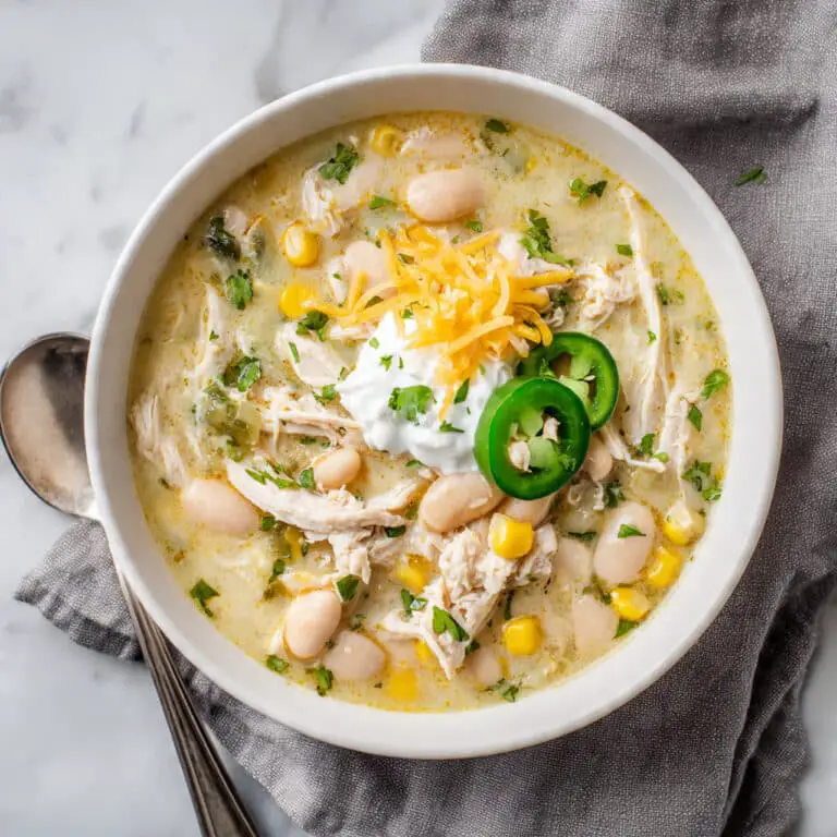 Easy Creamy Crockpot White Chicken Chili Recipe