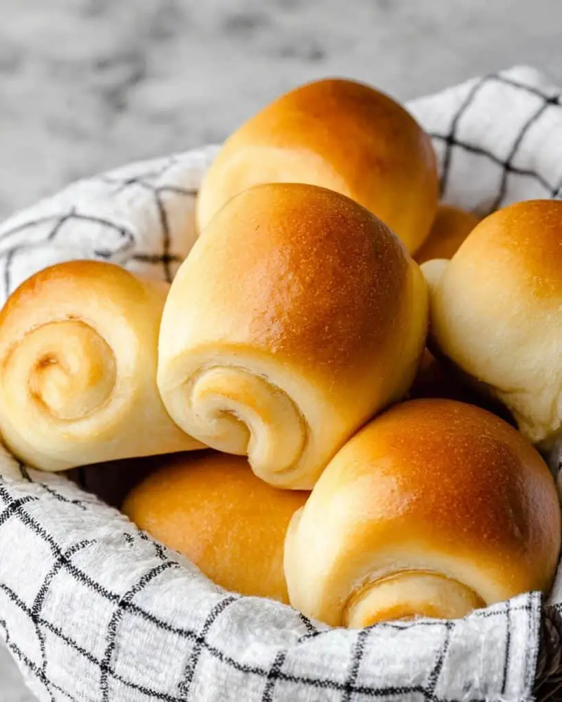 Soft and Fluffy Dinner Rolls Recipe
