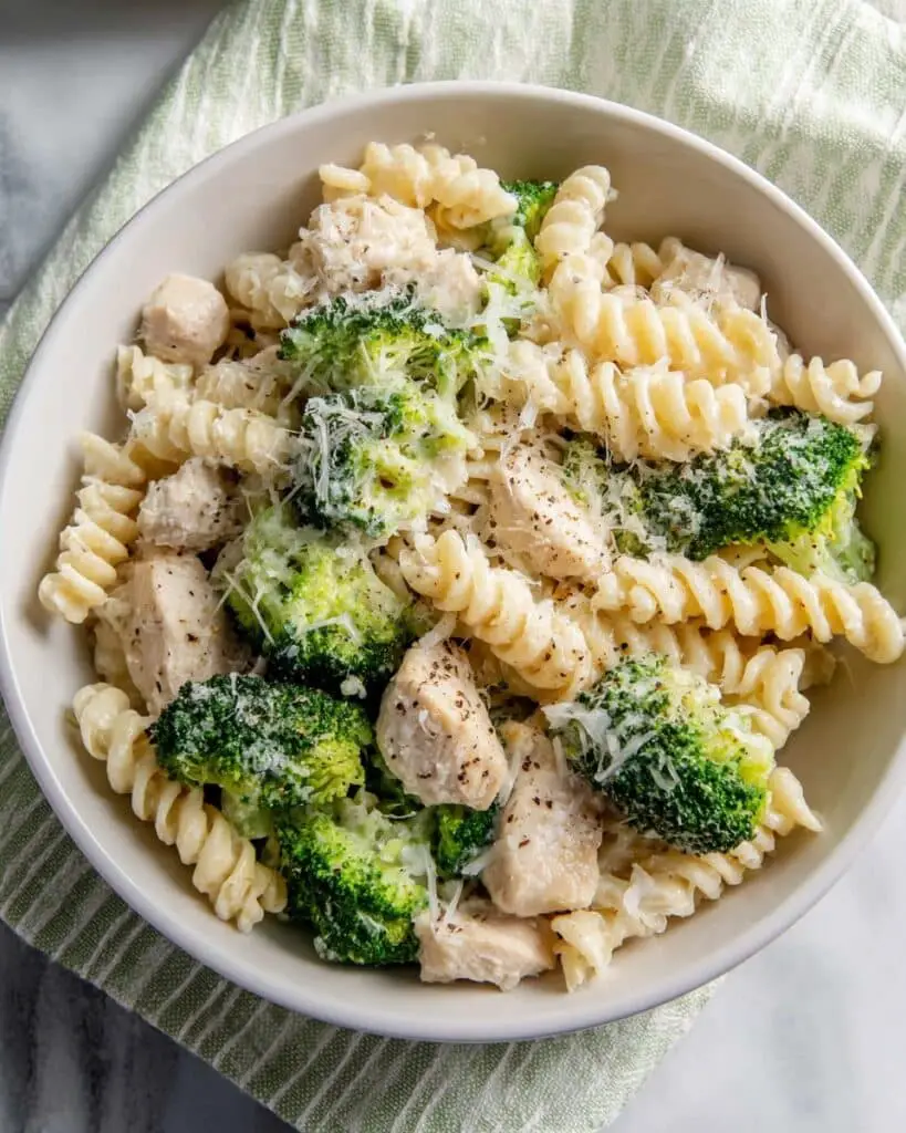 Creamy Chicken and Broccoli Alfredo Bake Recipe