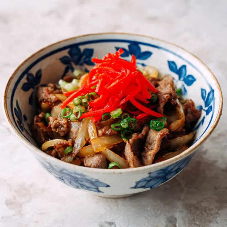 Beef Bowl (Gyudon): A Quick and Savory Japanese Rice Bowl Recipe