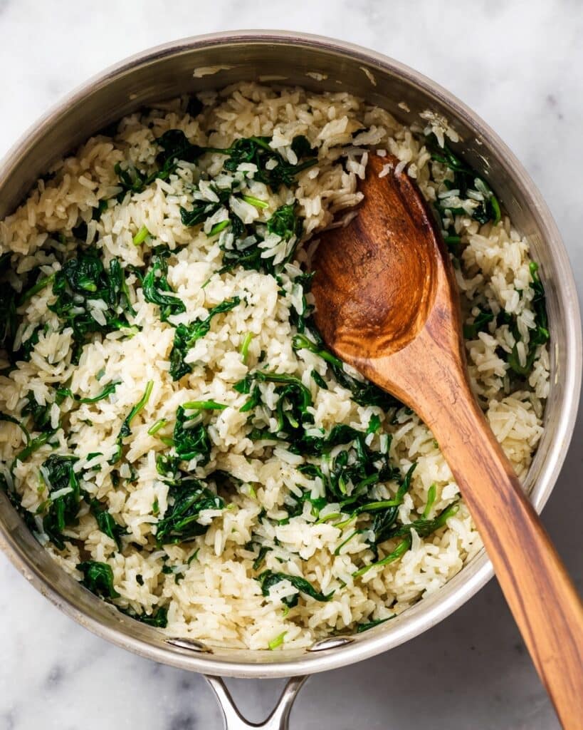 Crockpot Spanakorizo: Greek-Inspired Spinach and Rice Dish Recipe